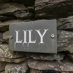 Holiday home Lily Kendal